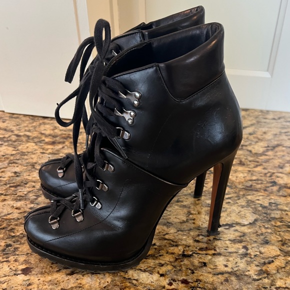 Alaia leather boots size 39 - worn 3 times - Picture 1 of 12
